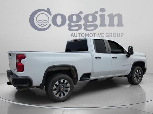Summit White 2025 Chevrolet Silverado 2500 Custom