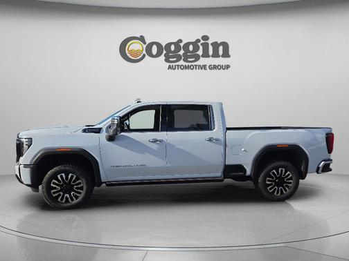Glacier White Tricoat 2026 GMC Sierra 2500 Denali Ultimate