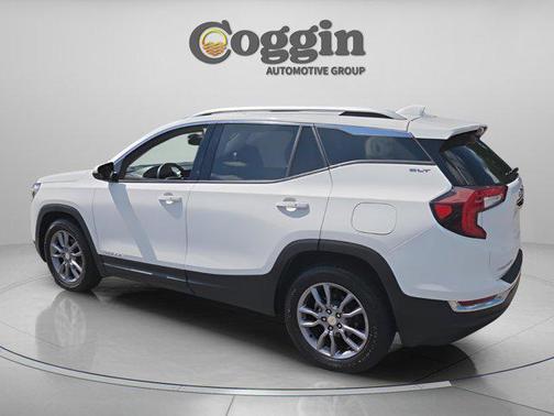 Summit White 2023 GMC Terrain SLT