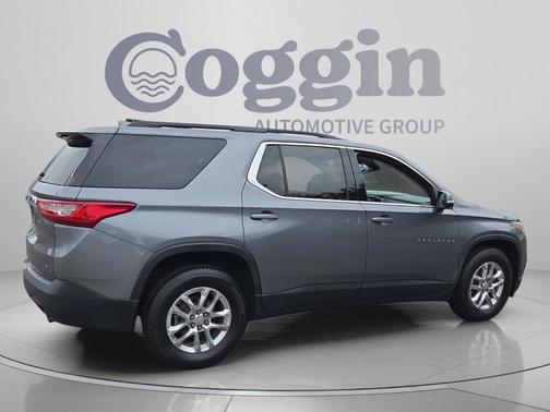 Satin Steel Metallic 2021 Chevrolet Traverse LT Leather