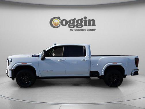 Summit White 2025 GMC Sierra 2500 AT4