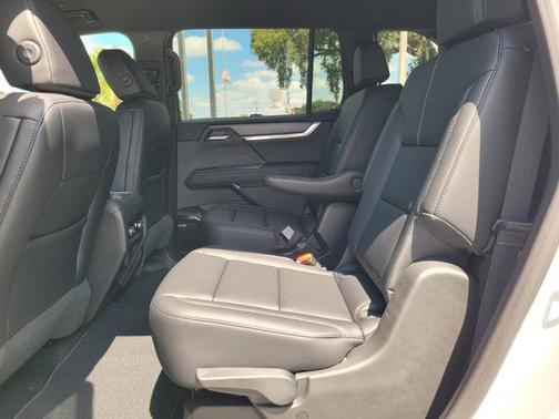 2026 GMC Acadia FWD Elevation