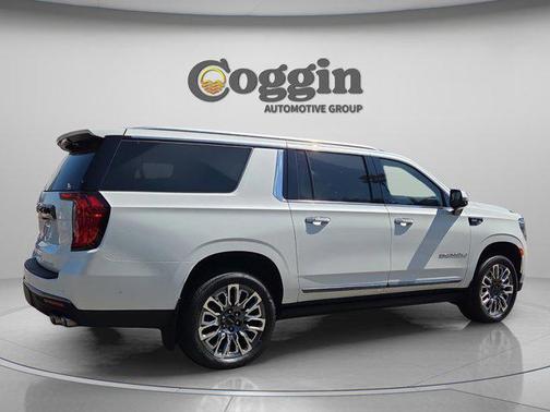 White Frost Tricoat 2023 GMC Yukon XL Denali Ultimate
