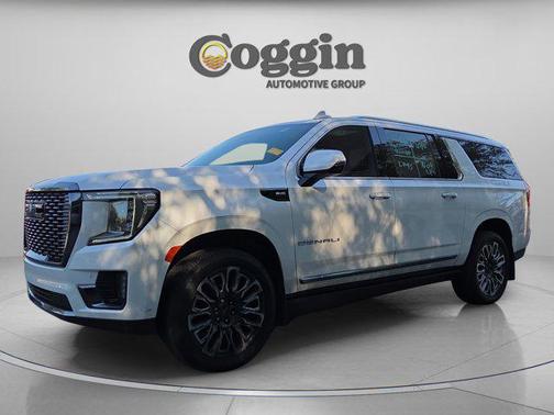 White Frost Tricoat 2023 GMC Yukon XL Denali Ultimate