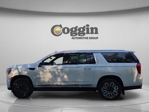 White Frost Tricoat 2023 GMC Yukon XL Denali Ultimate
