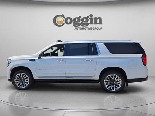 White Frost Tricoat 2023 GMC Yukon XL Denali Ultimate
