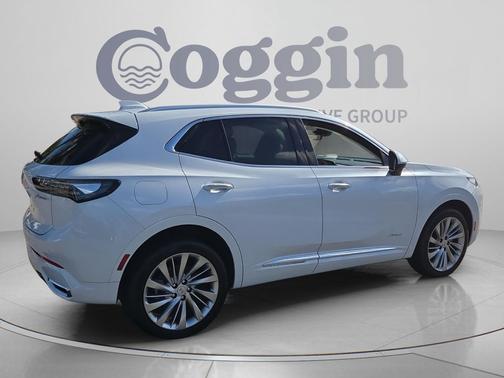 Iridescent White Tricoat 2026 Buick Envision Avenir AWD