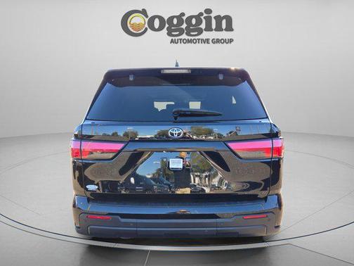 2024 Toyota Sequoia TRD Sport