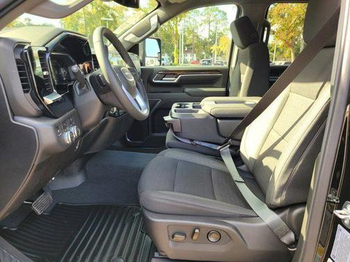 2026 GMC Sierra 2500 SLE