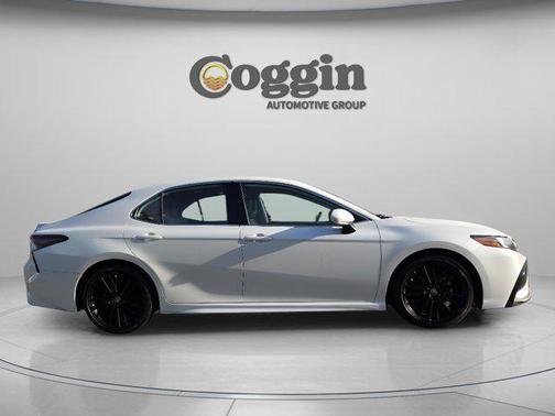 Pearl 2023 Toyota Camry XSE