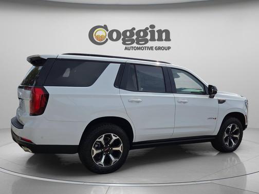 Summit White 2026 GMC Yukon 4WD AT4 Ultimate