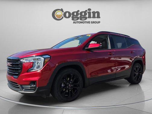 Cayenne Red Tintcoat 2022 GMC Terrain SLT