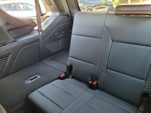 2026 GMC Yukon 4WD AT4