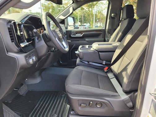 2026 GMC Sierra 2500 SLE