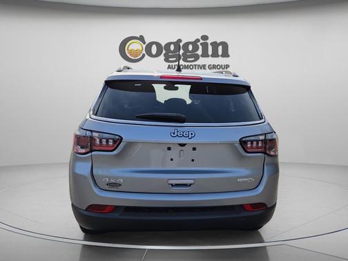Billet Silver Metallic Clearcoat 2023 Jeep Compass Latitude