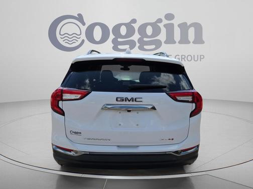 Summit White 2022 GMC Terrain AWD AT4
