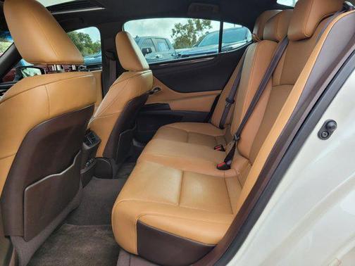 2019 Lexus ES 350 Base