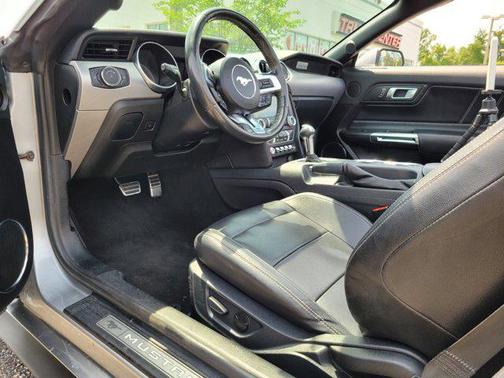2022 Ford Mustang EcoBoost Premium