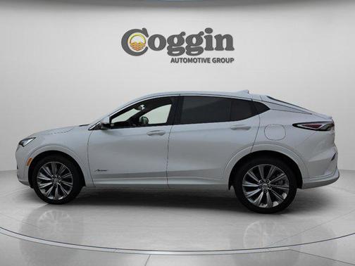 White Frost Tricoat 2024 Buick Envista Avenir FWD