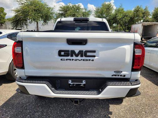 2023 GMC Canyon Base
