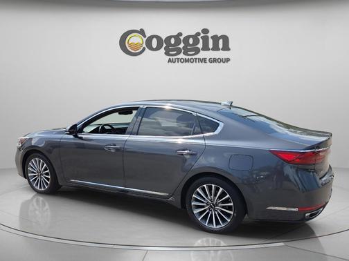 Platinum Graphite 2017 Kia Cadenza Premium