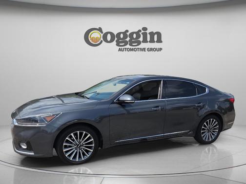 Platinum Graphite 2017 Kia Cadenza Premium