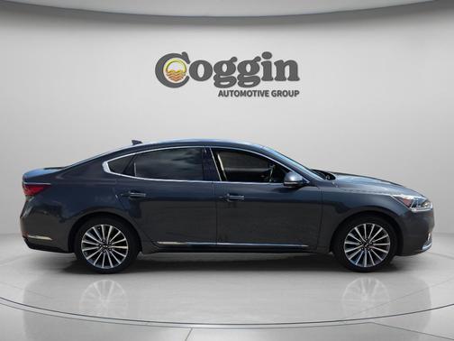 Platinum Graphite 2017 Kia Cadenza Premium