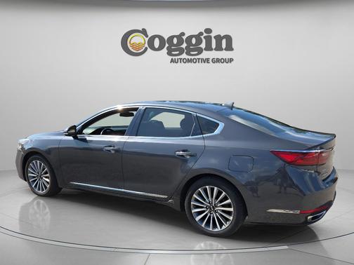 Platinum Graphite 2017 Kia Cadenza Premium