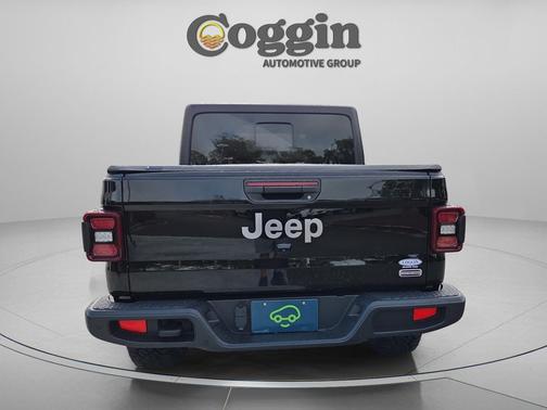 Black Clearcoat 2020 Jeep Gladiator Overland