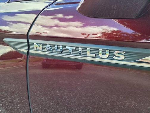 2022 Lincoln Nautilus Reserve