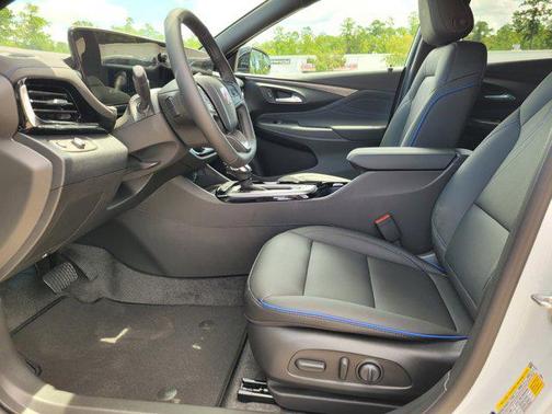 2025 Buick Envista Sport Touring FWD