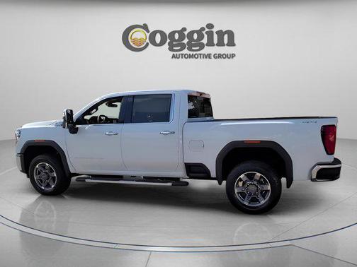 Glacier White Tricoat 2026 GMC Sierra 2500 SLT