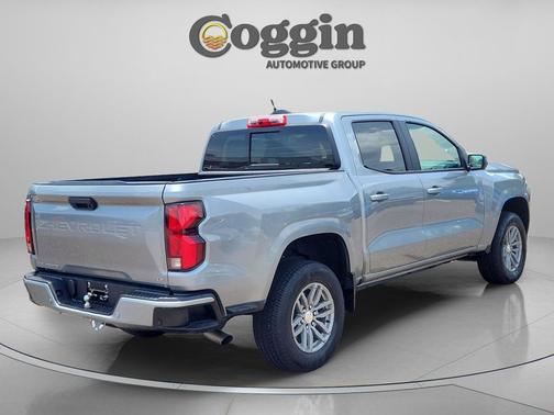Sterling Gray Metallic 2024 Chevrolet Colorado LT