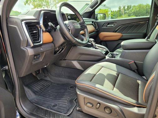 2024 GMC Canyon AT4