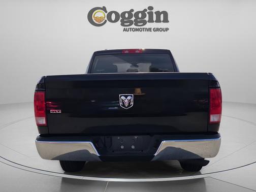 Diamond Black Crystal Pearlcoat 2024 RAM 1500 Classic SLT
