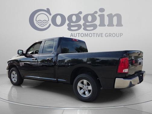 Diamond Black Crystal Pearlcoat 2024 RAM 1500 Classic SLT