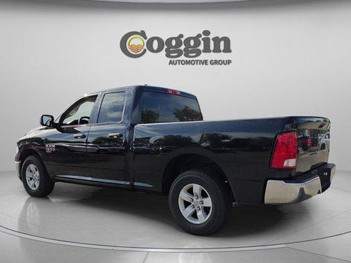 Diamond Black Crystal Pearlcoat 2024 RAM 1500 Classic SLT