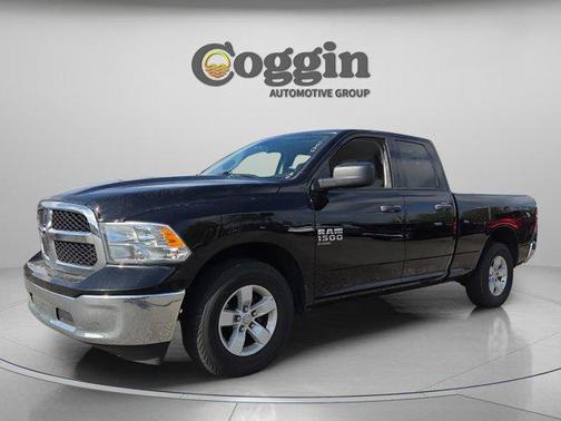 Diamond Black Crystal Pearlcoat 2024 RAM 1500 Classic SLT