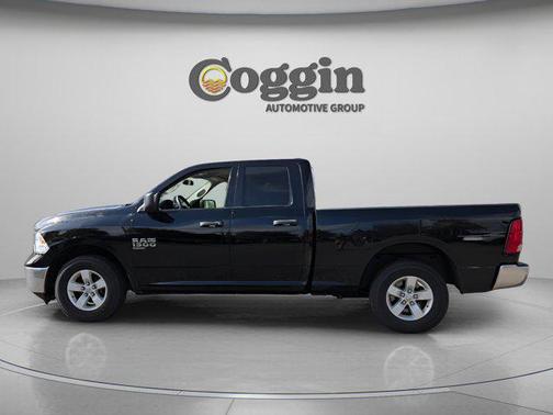 Diamond Black Crystal Pearlcoat 2024 RAM 1500 Classic SLT