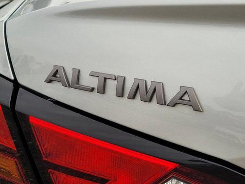 2024 Nissan Altima SR FWD