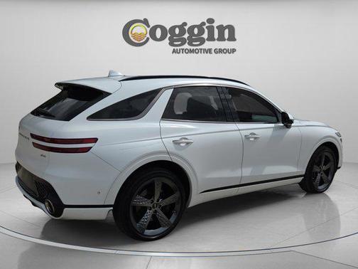 Matterhorn White 2023 Genesis GV70 2.5T AWD