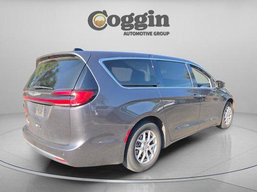 Granite Crystal Metallic Clearcoat 2023 Chrysler Pacifica Touring L