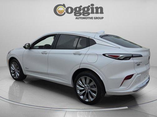 White Frost Tricoat 2026 Buick Envista Avenir FWD