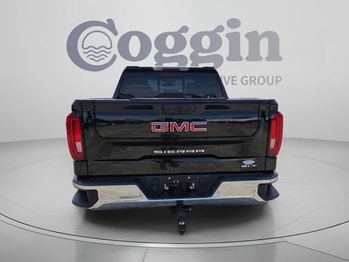 Onyx Black 2022 GMC Sierra 1500 SLT