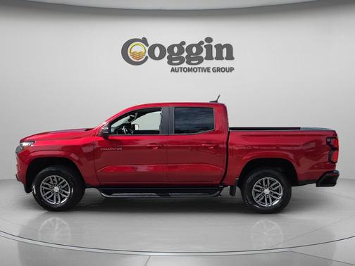 Radiant Red Tintcoat 2024 Chevrolet Colorado LT