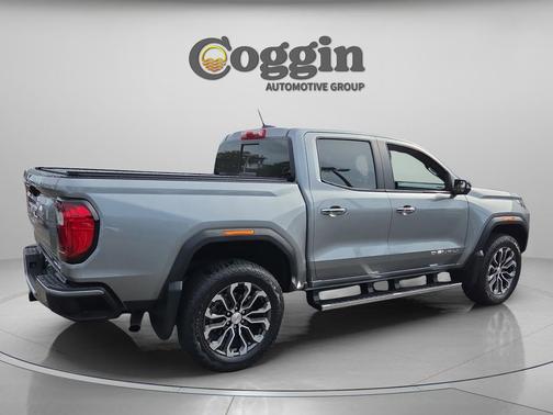 Sterling Metallic 2023 GMC Canyon Denali
