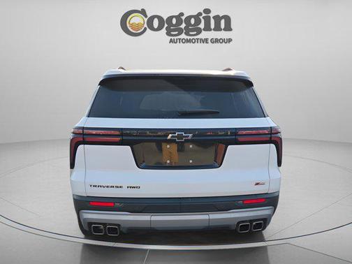 Summit White 2024 Chevrolet Traverse AWD Z71