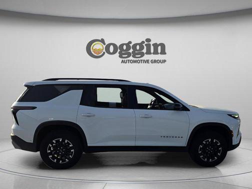 Summit White 2024 Chevrolet Traverse AWD Z71