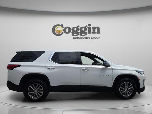 Summit White 2023 Chevrolet Traverse LS