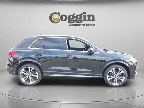 Mythos Black Metallic 2021 Audi Q3 45 S line Premium Plus